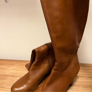 Beautiful like new Domenic Leather Upper Boots. Size 11 Camel